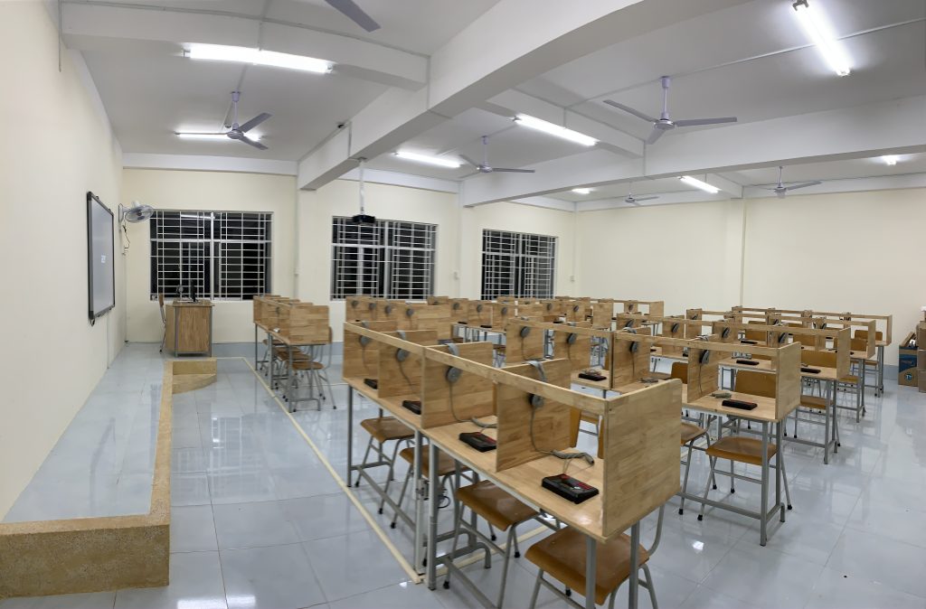 phòng lab tiếng anh HL-5140