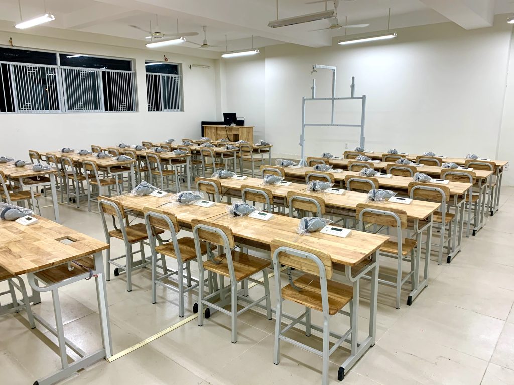 phòng lap ngoại ngữ HL-3140