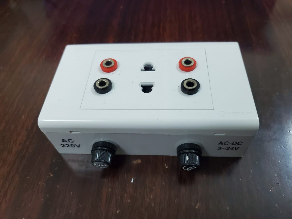 Ổ cấm điện chuyên dụng cho phòng thí nghiệm Lý Hóa Sinh và công nghệ